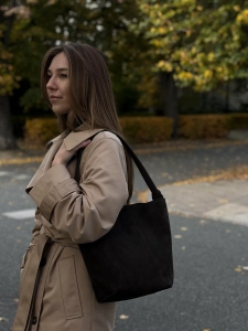 Torebka zamszowa BRUNA w odcieniu czekoladowego brązu