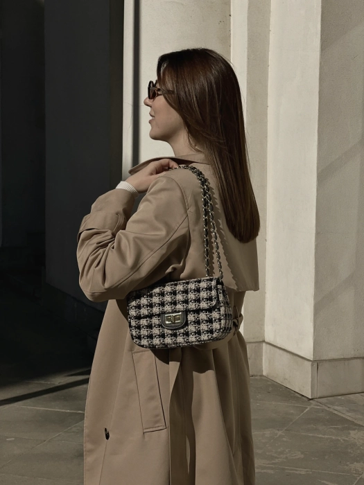 Torebka mała w pepitkę elegancka klasyczna na łańcuszku Adeline Venasti.webp