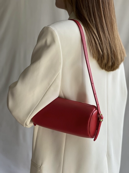 Torebka tuba skórzana czerwona mała tubowa TUBO Venasti2.webp